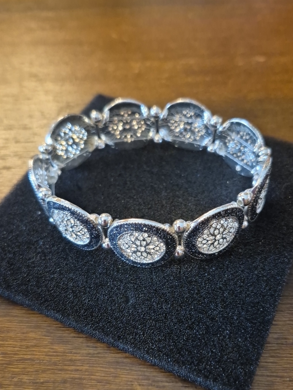 Avon Sparkly Filigree Stretch Bracelet Silvertone Bohemian Boho Boho-chic Gypsy